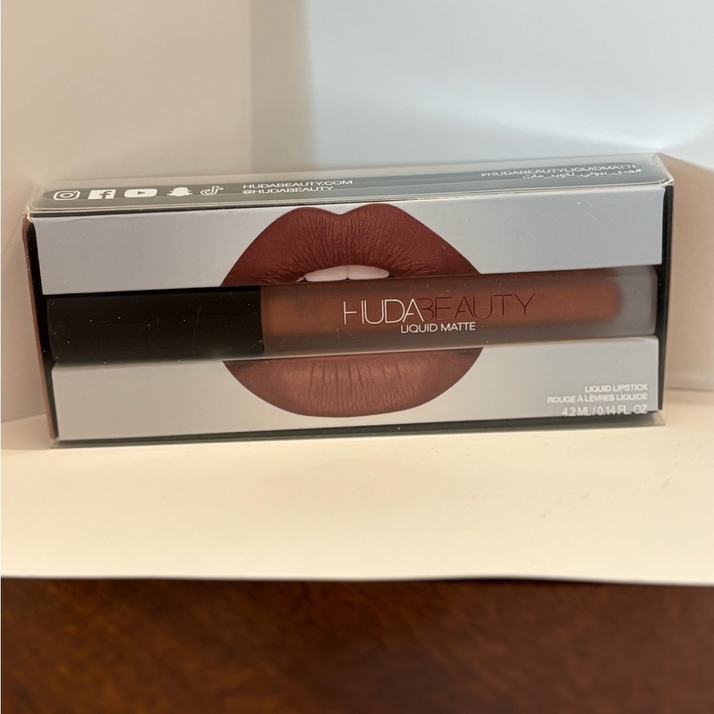Huda Beauty Brown Matte Lipstick color GIRLFRIEND NIB